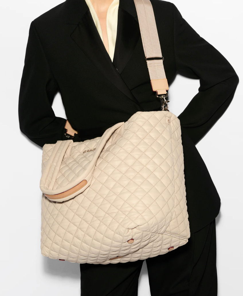 Medium Metro Tote Deluxe-Buff