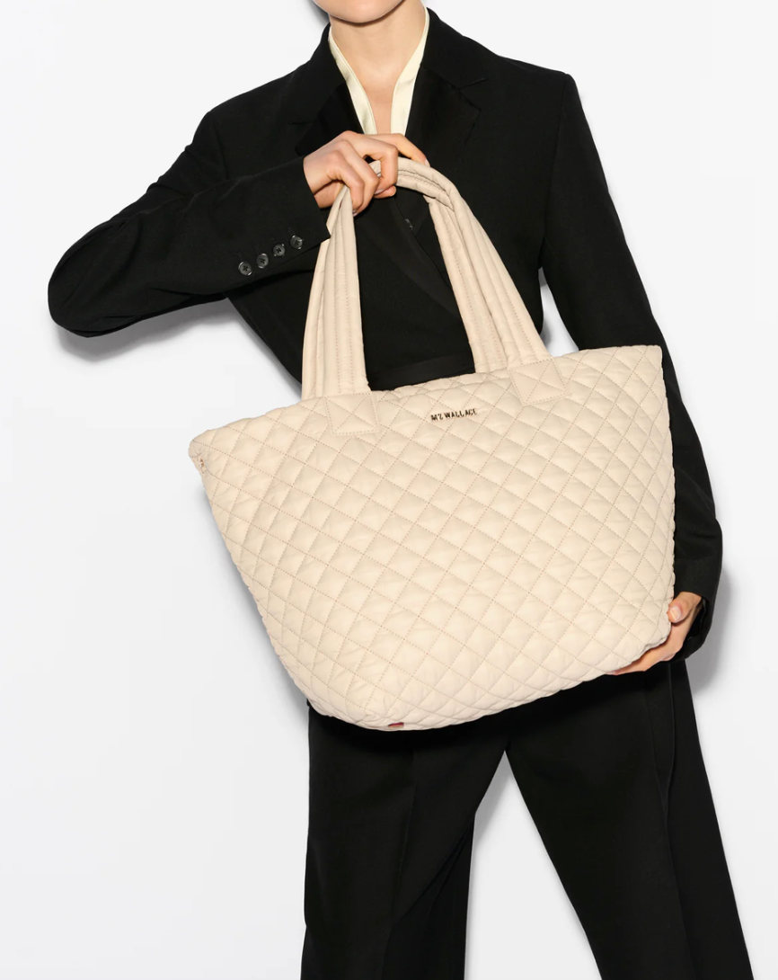 Medium Metro Tote Deluxe-Buff