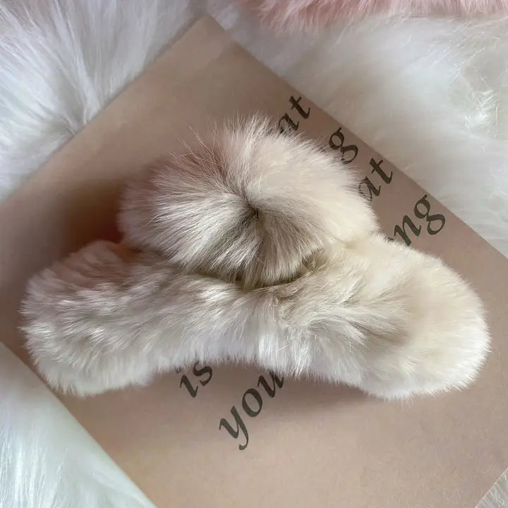 Fluffy Hair Claw