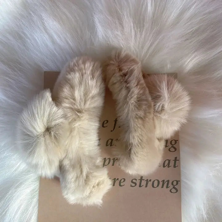 Fluffy Hair Claw