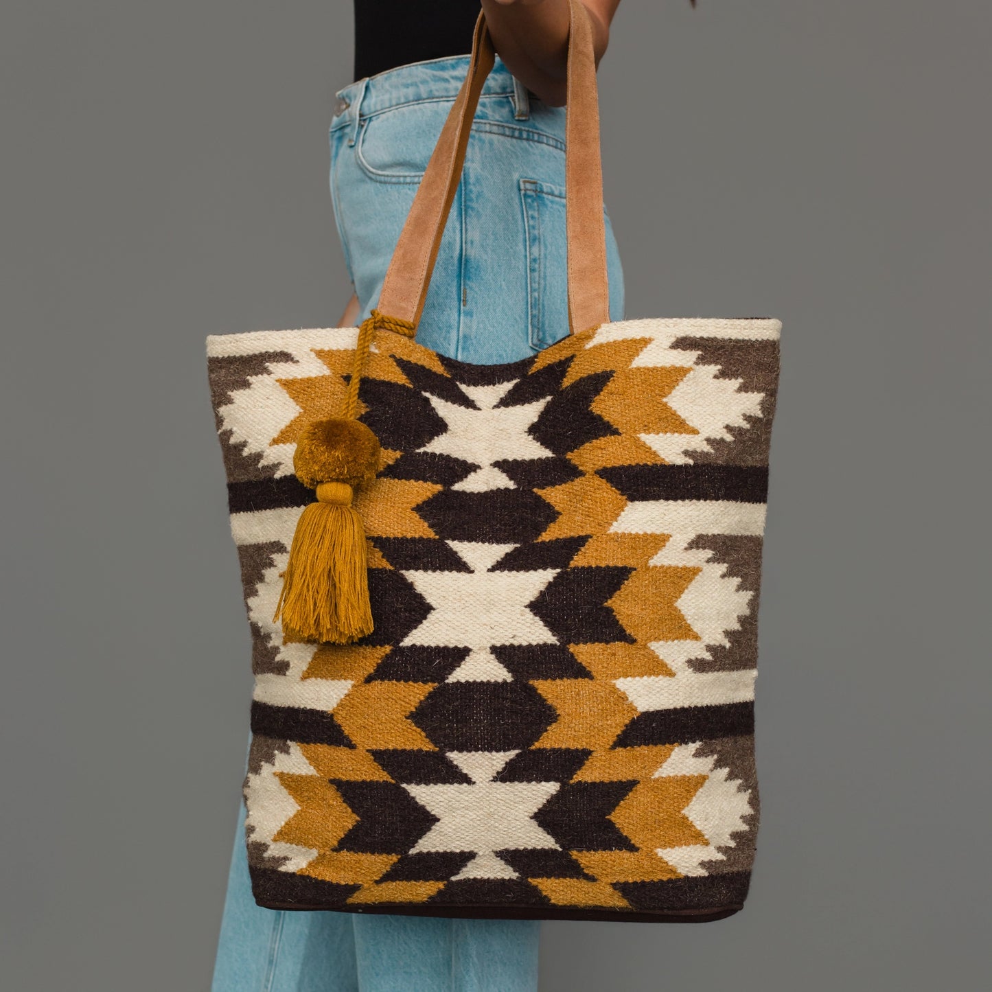 Western Tote - Camel/Black