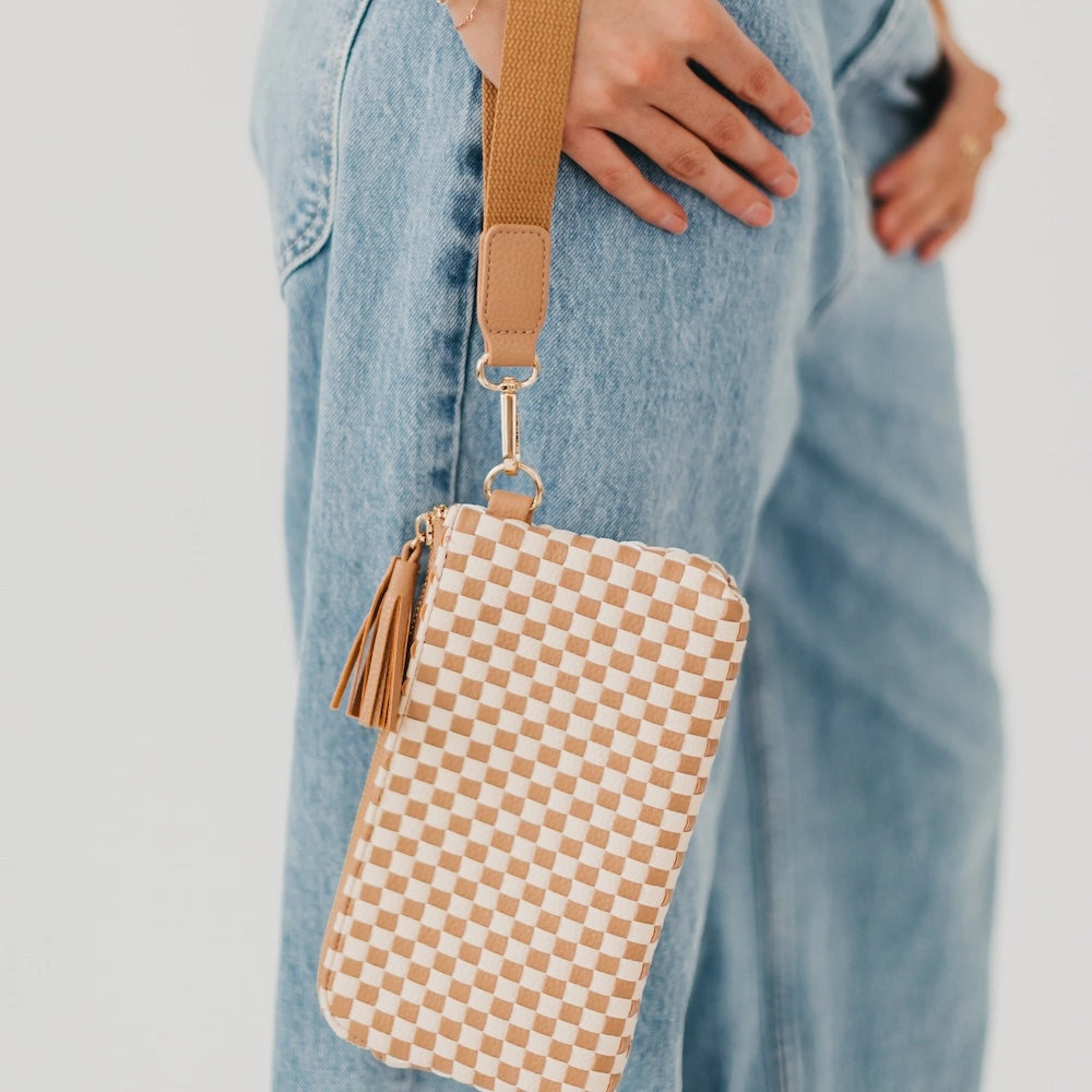 Checkered Woven Wrislet Clutch