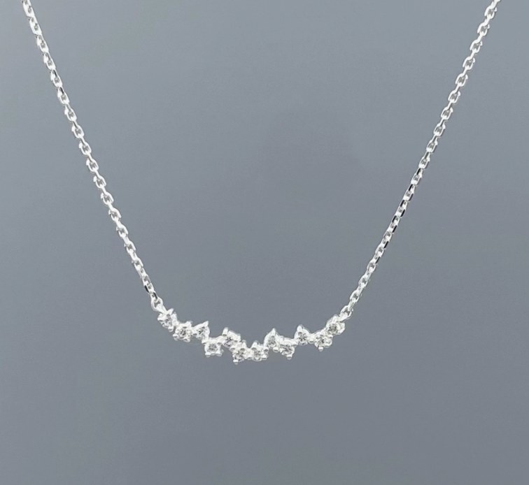 Curved Cluster Necklace