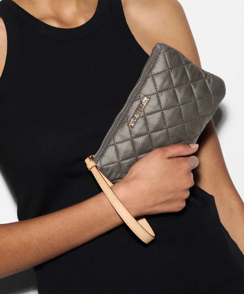 Flat Metro Wristlet - Magnet