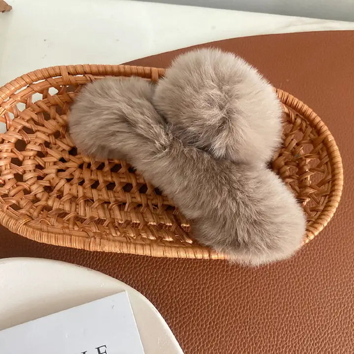 Fluffy Hair Claw
