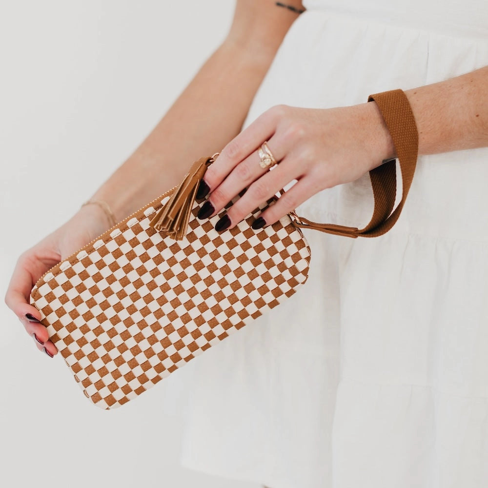 Checkered Woven Wrislet Clutch
