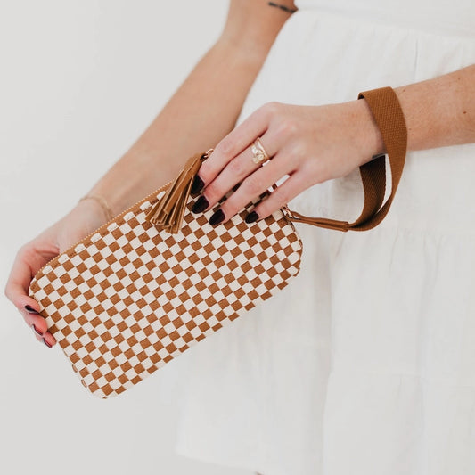 Checkered Woven Wrislet Clutch